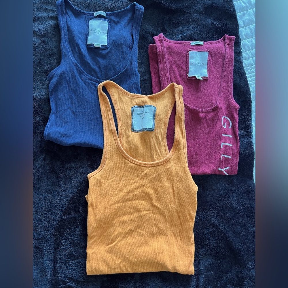 RARE bundle of 2000’s vintage racer back tank tops (3)